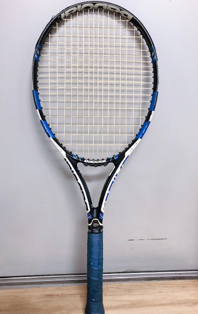 テニスラケット Babolat 青 - 映像美術の装飾、インテリア、小道具